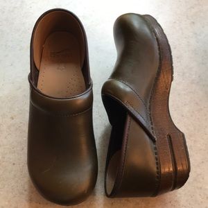 Dansko shoes size 40